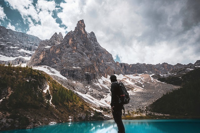 2. Jak překladač Anglicko-Český interpretuje význam slova solitude